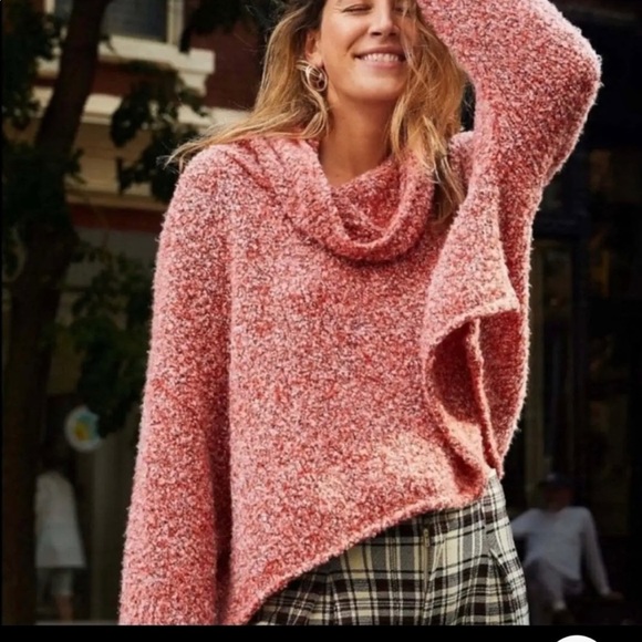 NWT! Free People cowl neck Sweater fuzzy size S ❤️ - Picture 2 of 3